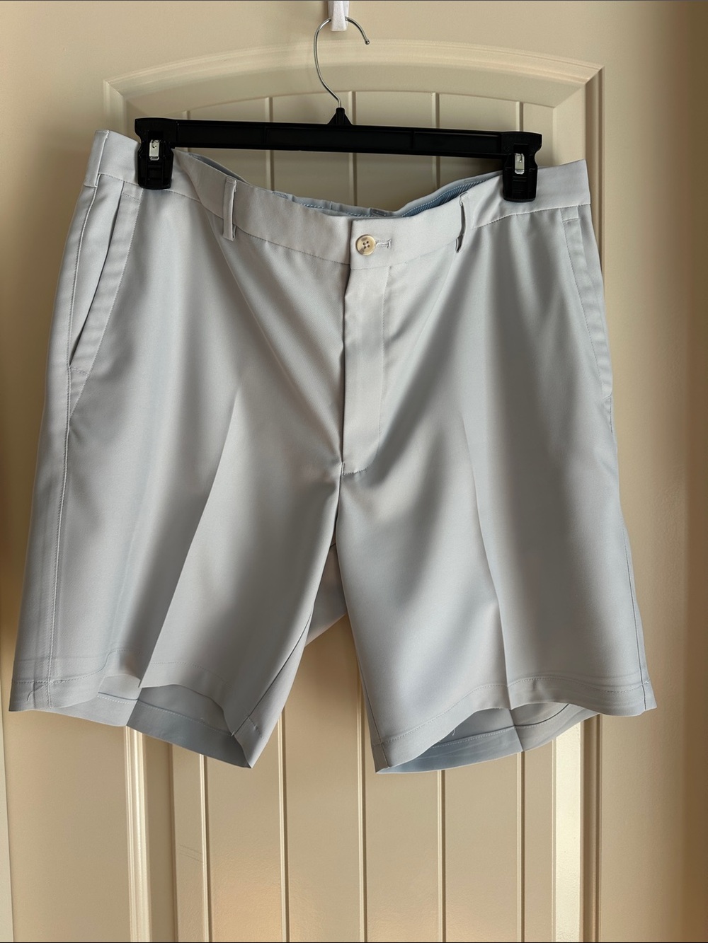 Peter Millar Light Gray Flat-Front Performance Shorts